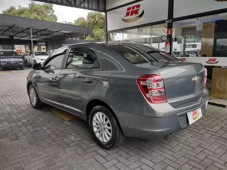 Chevrolet Cobalt Cinza 8