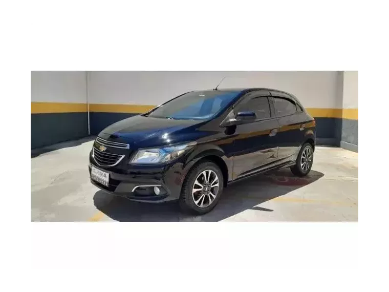 Chevrolet Onix Preto 10