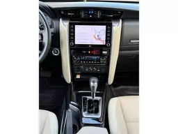 Toyota Hilux SW4