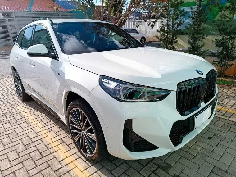 BMW X1 Branco 9