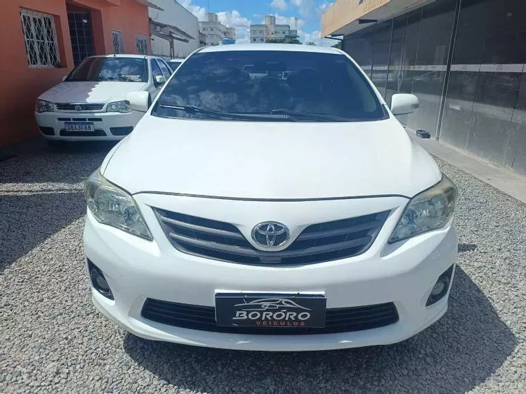 Toyota Corolla Branco 3