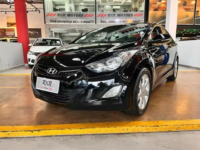 Hyundai Elantra Preto 16