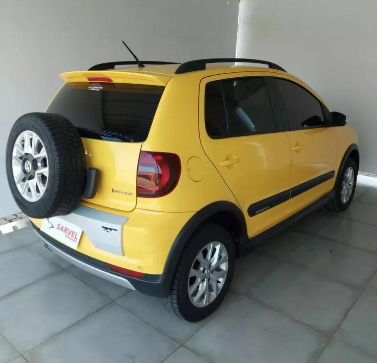 Volkswagen Fox Amarelo 9