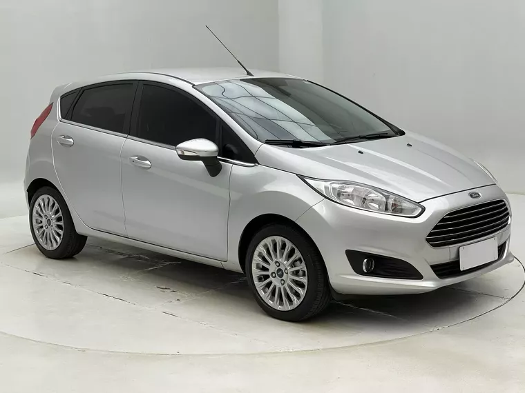 Ford Fiesta Prata 2