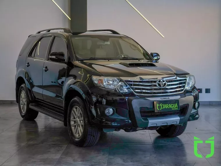 Toyota Hilux SW4 Preto 3