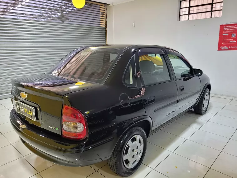 Chevrolet Classic Preto 6