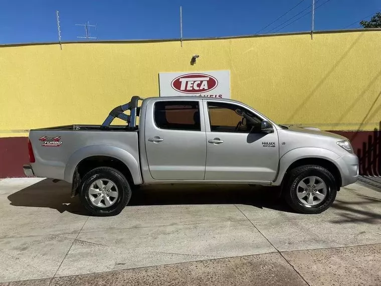 Toyota Hilux Prata 7