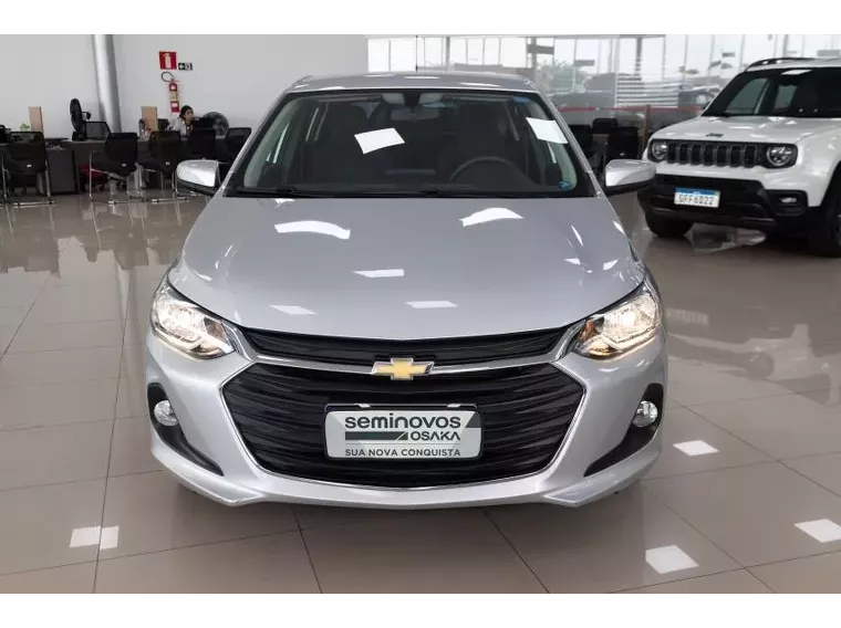 Chevrolet Onix Prata 11