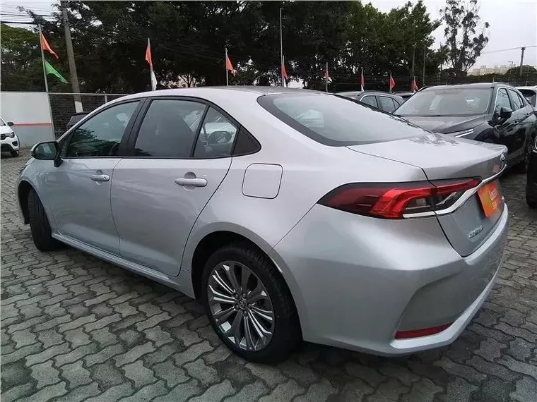 Toyota Corolla Prata 3