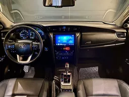 Toyota Hilux SW4