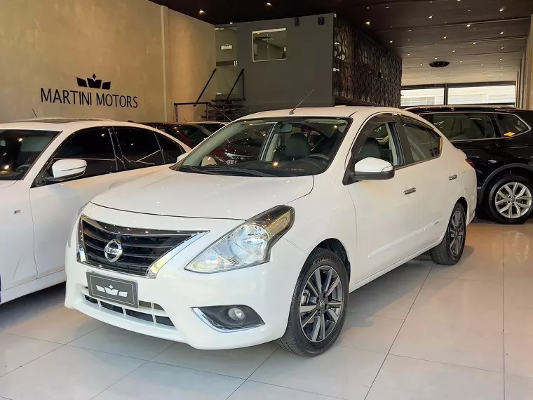 Nissan Versa Branco 1