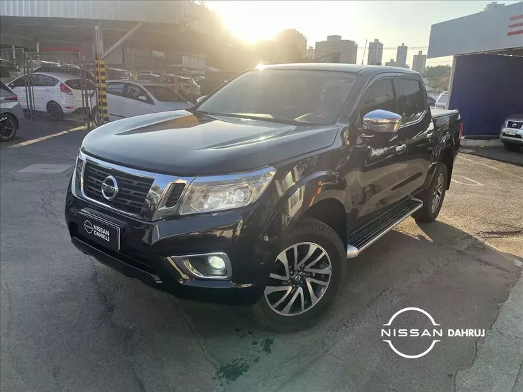 Nissan Frontier Preto 1