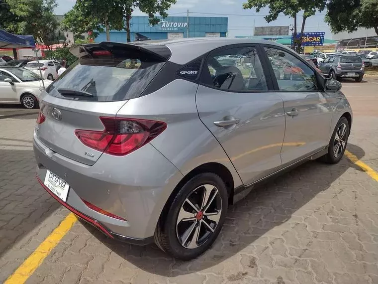 Hyundai HB20 Prata 13