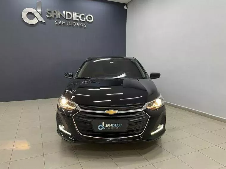 Chevrolet Onix Preto 2