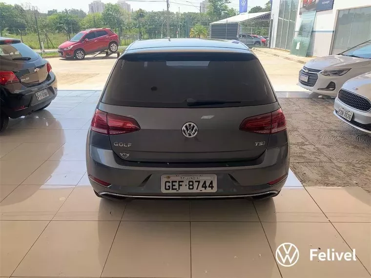 Volkswagen Golf Cinza 4