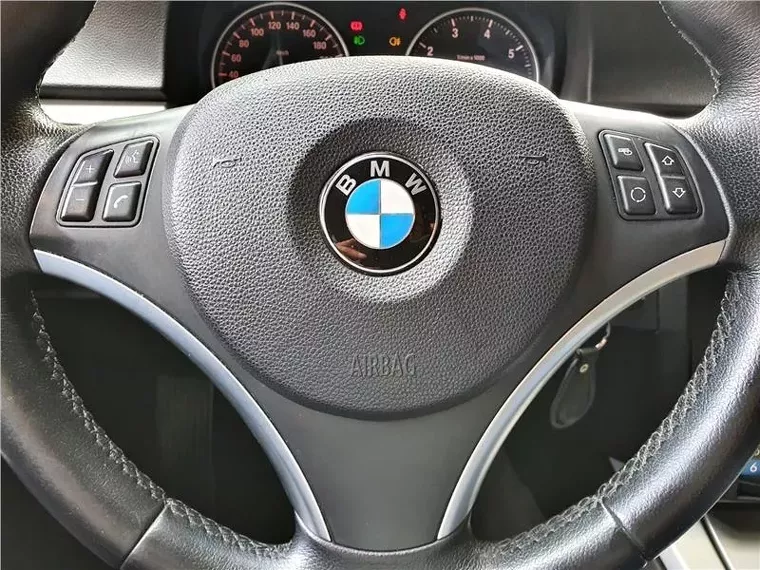 BMW 320i Prata 15