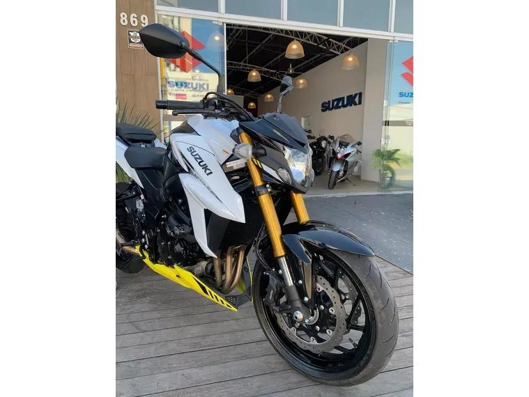 Suzuki GSX-S Preto 5