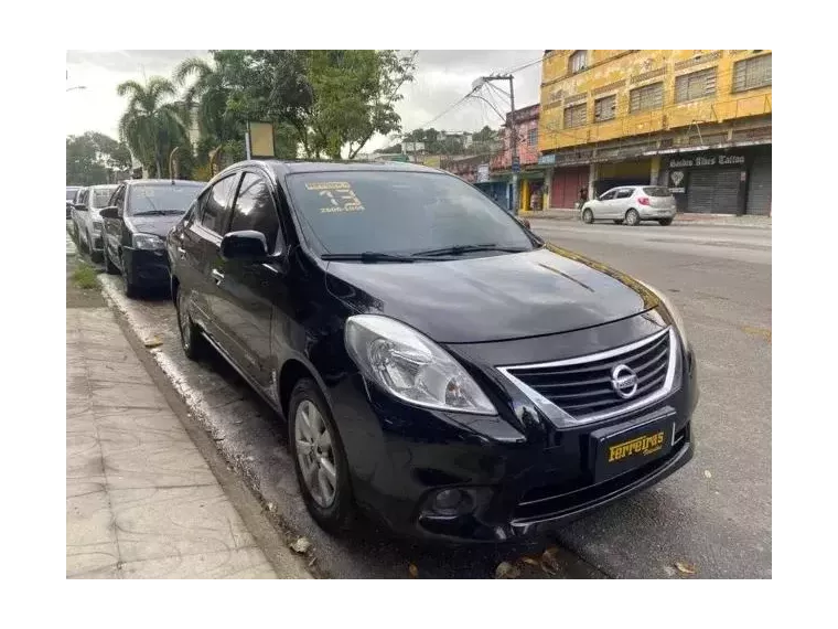 Nissan Versa Preto 1