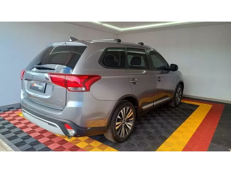 Mitsubishi Outlander Cinza 6