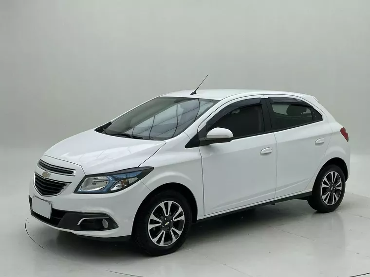 Chevrolet Onix Branco 13