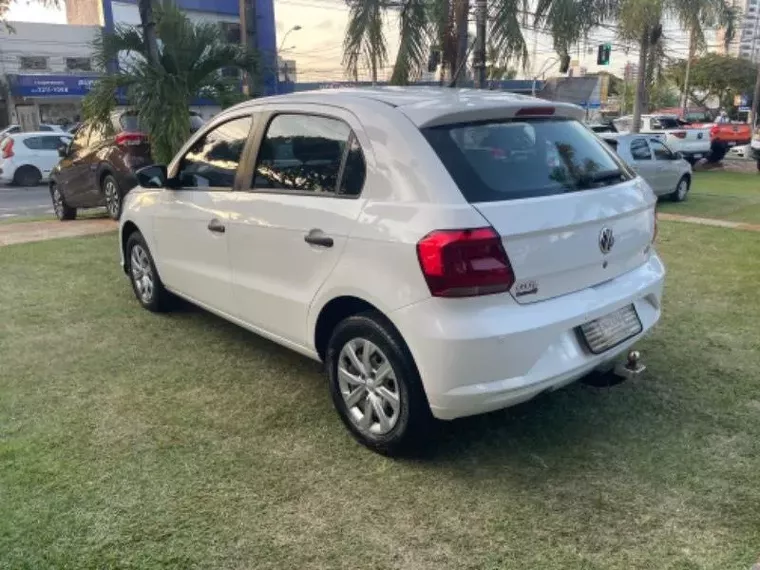 Volkswagen Gol Branco 9