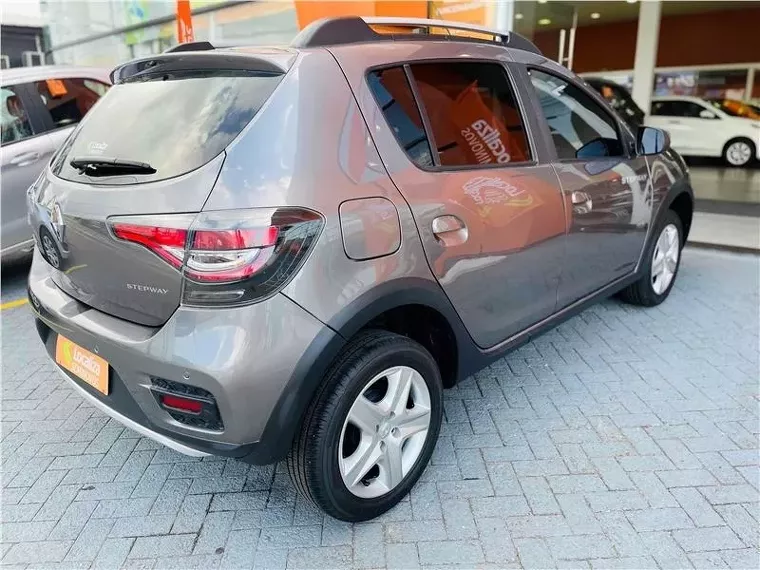 Renault Sandero Cinza 15