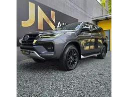 Toyota Hilux SW4