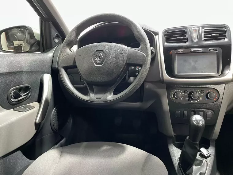 Renault Logan Prata 5