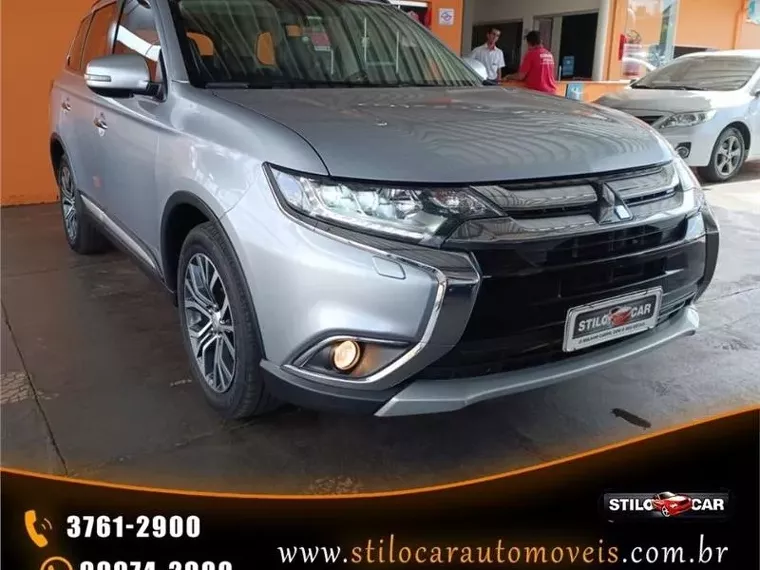 Mitsubishi Outlander Prata 6