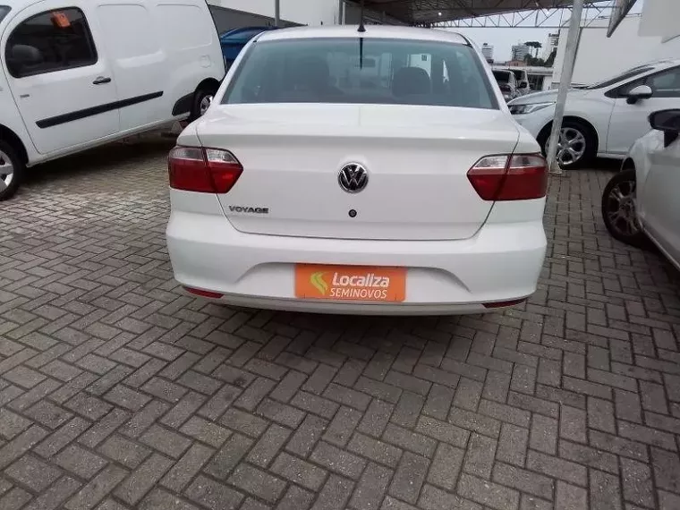 Volkswagen Voyage Branco 2