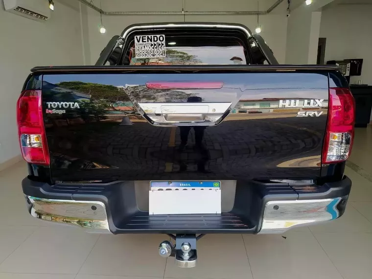 Toyota Hilux Preto 27