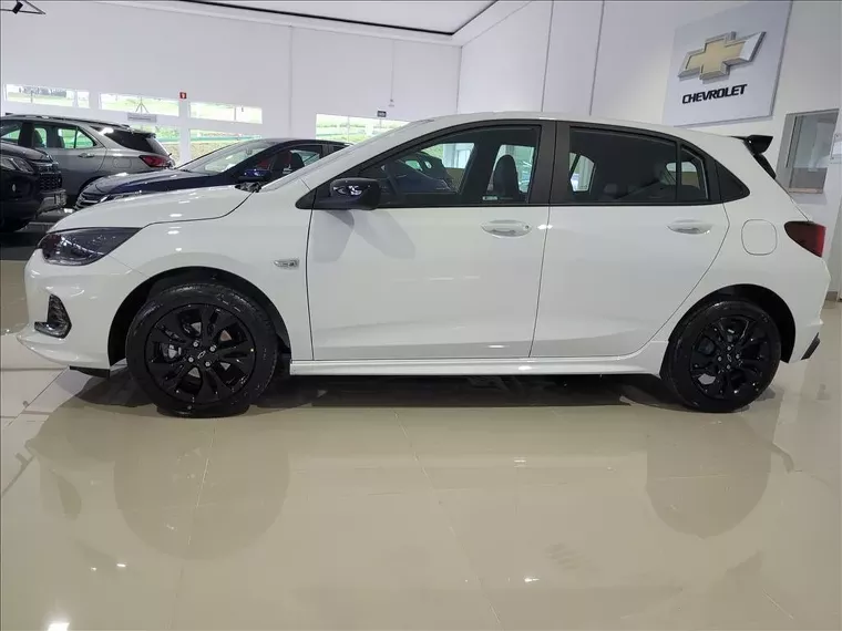 Chevrolet Onix Branco 10