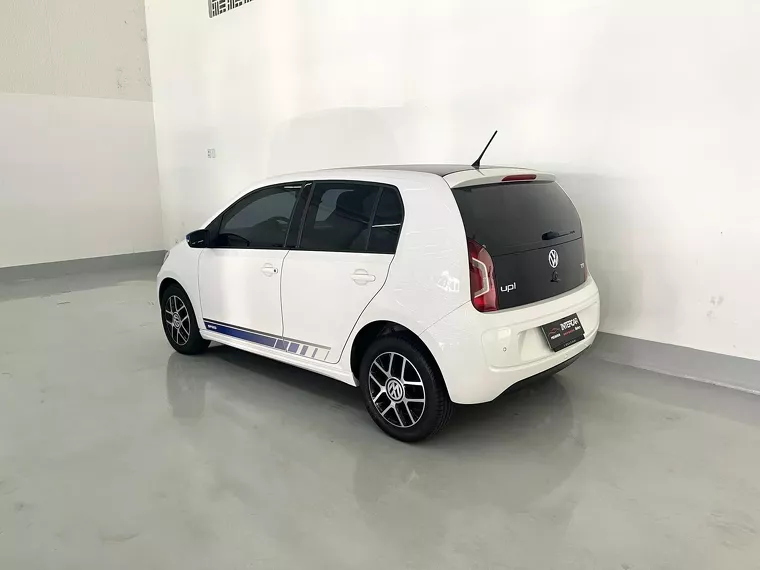 Volkswagen UP Branco 3