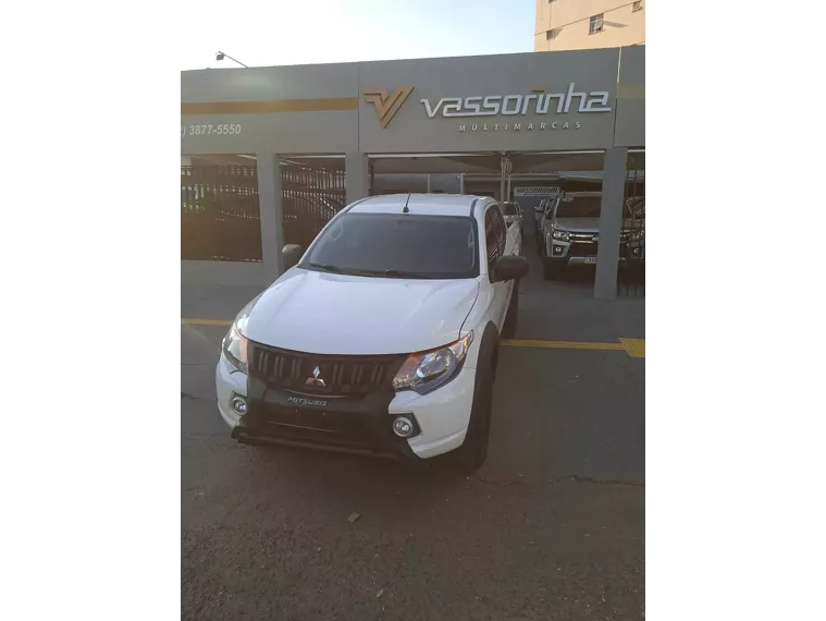 Mitsubishi L200 Outdoor Branco 6