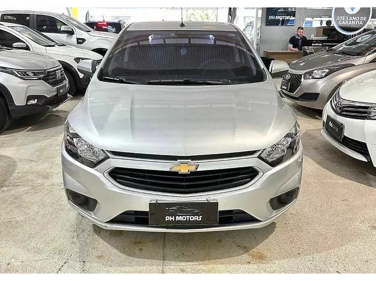 Chevrolet Onix Prata 3