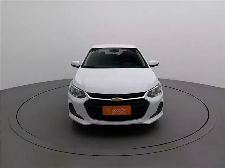 Chevrolet Onix Branco 16