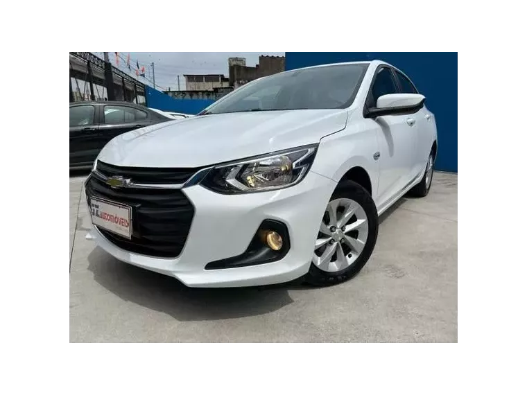 Chevrolet Onix Branco 2