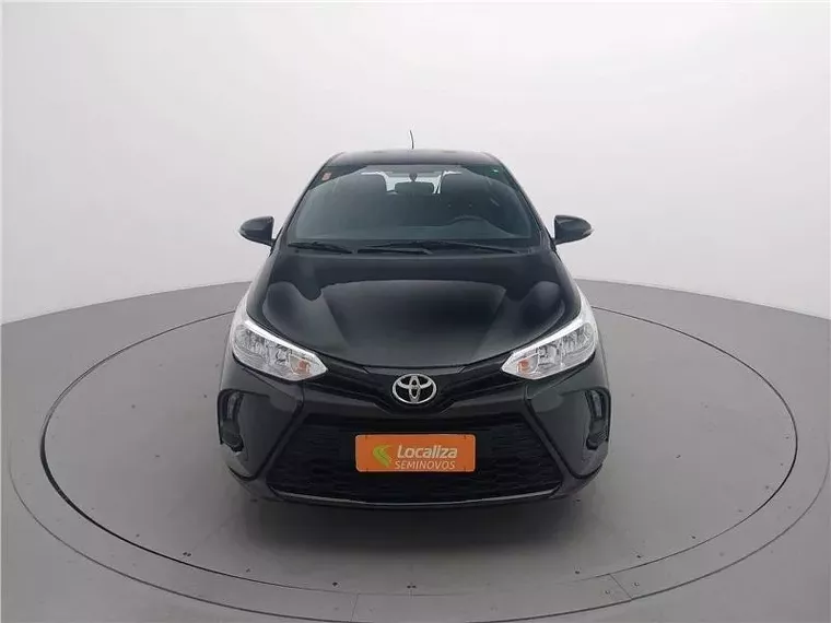 Toyota Yaris Preto 13