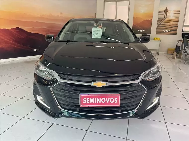 Chevrolet Onix Preto 8