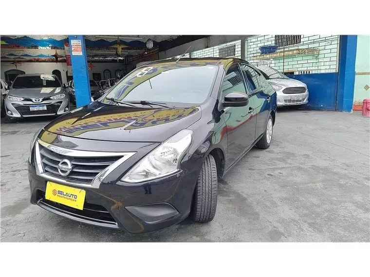 Nissan Versa Preto 7