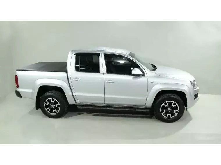 Volkswagen Amarok Prata 3