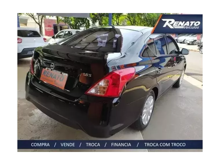 Nissan Versa Preto 3