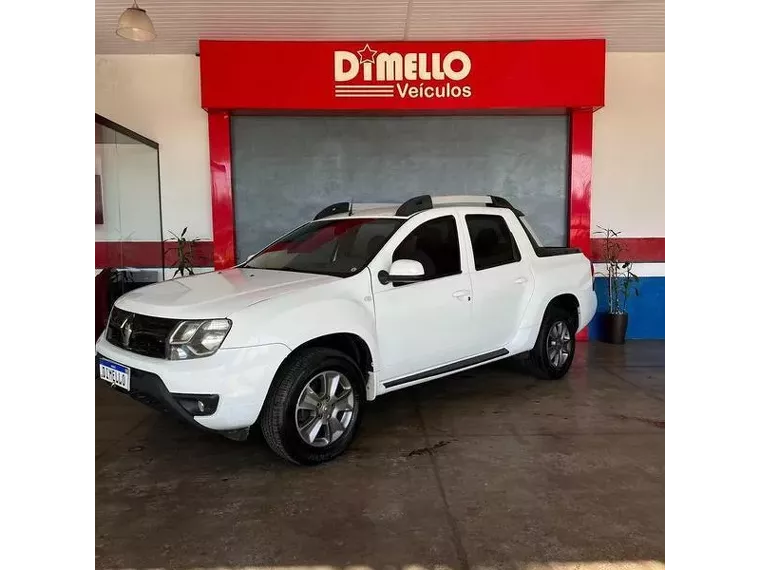 Renault Duster Oroch Branco 6