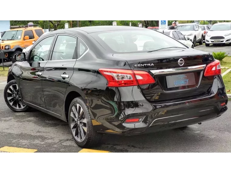 Nissan Sentra Preto 4