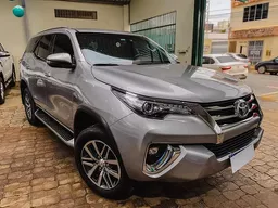 Toyota Hilux SW4