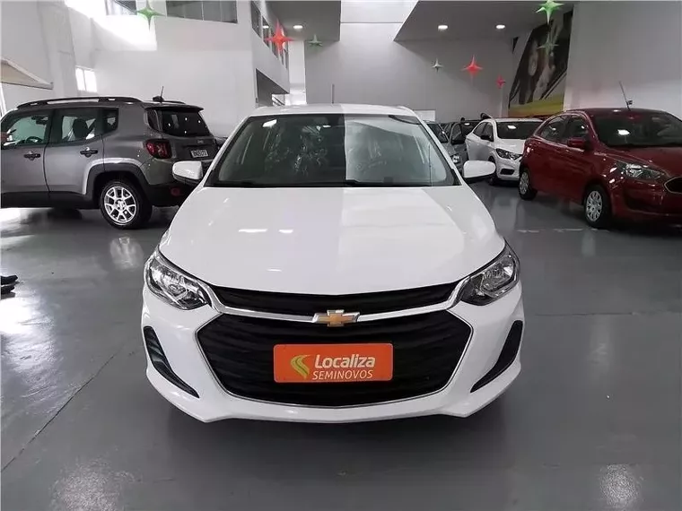 Chevrolet Onix Branco 4