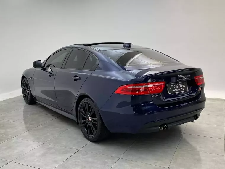 Jaguar XE Azul 2