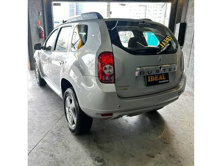 Renault Duster Prata 10