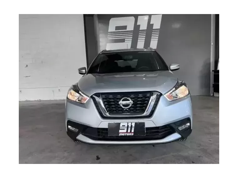 Nissan Kicks Prata 7