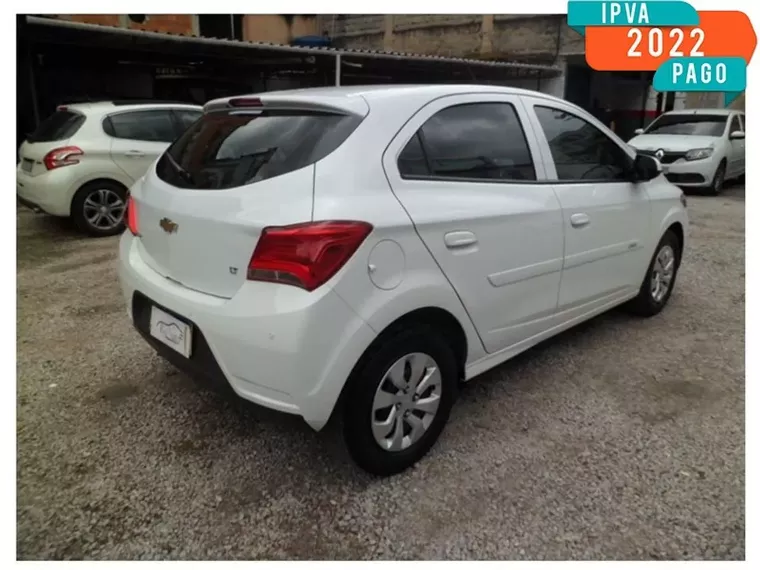 Chevrolet Onix Branco 2